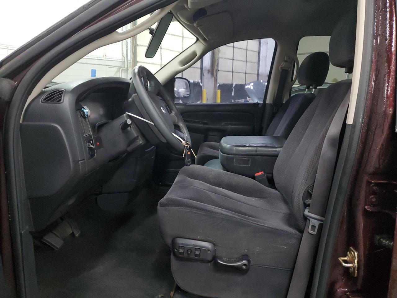 2005 Dodge RAM - Image 7