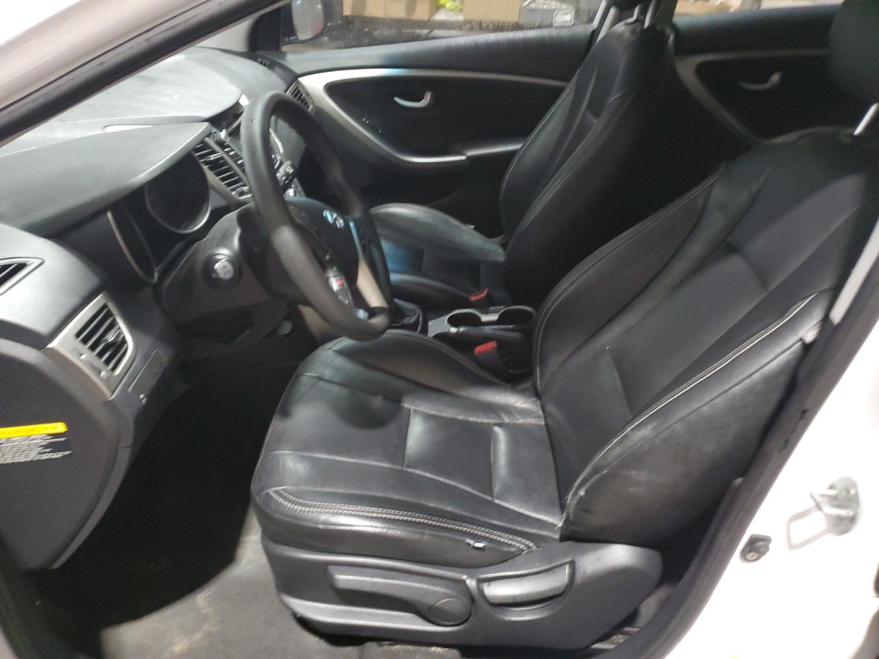 2013 Hyundai Elantra - Image 7