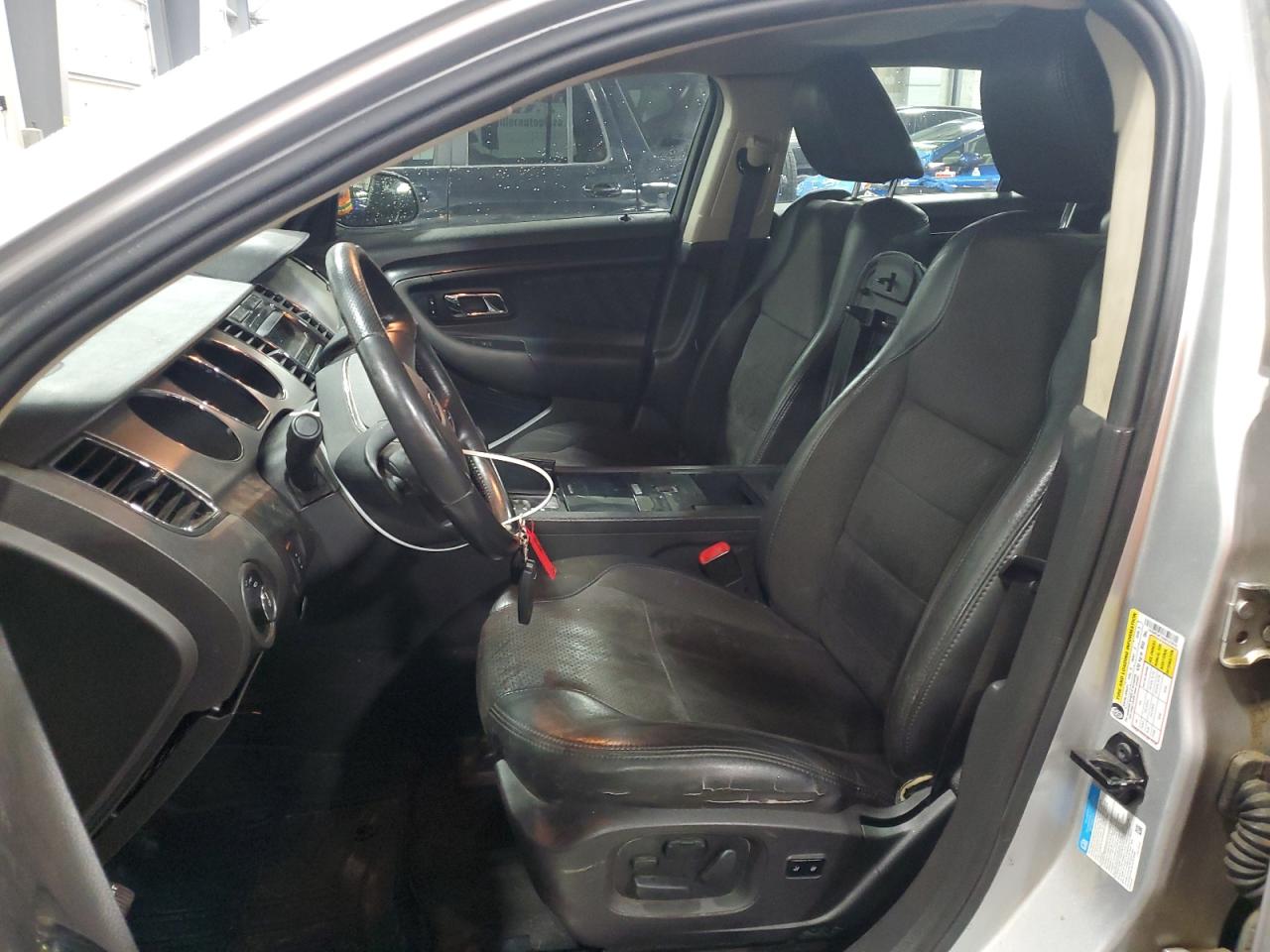 2010 Ford Taurus - Image 7