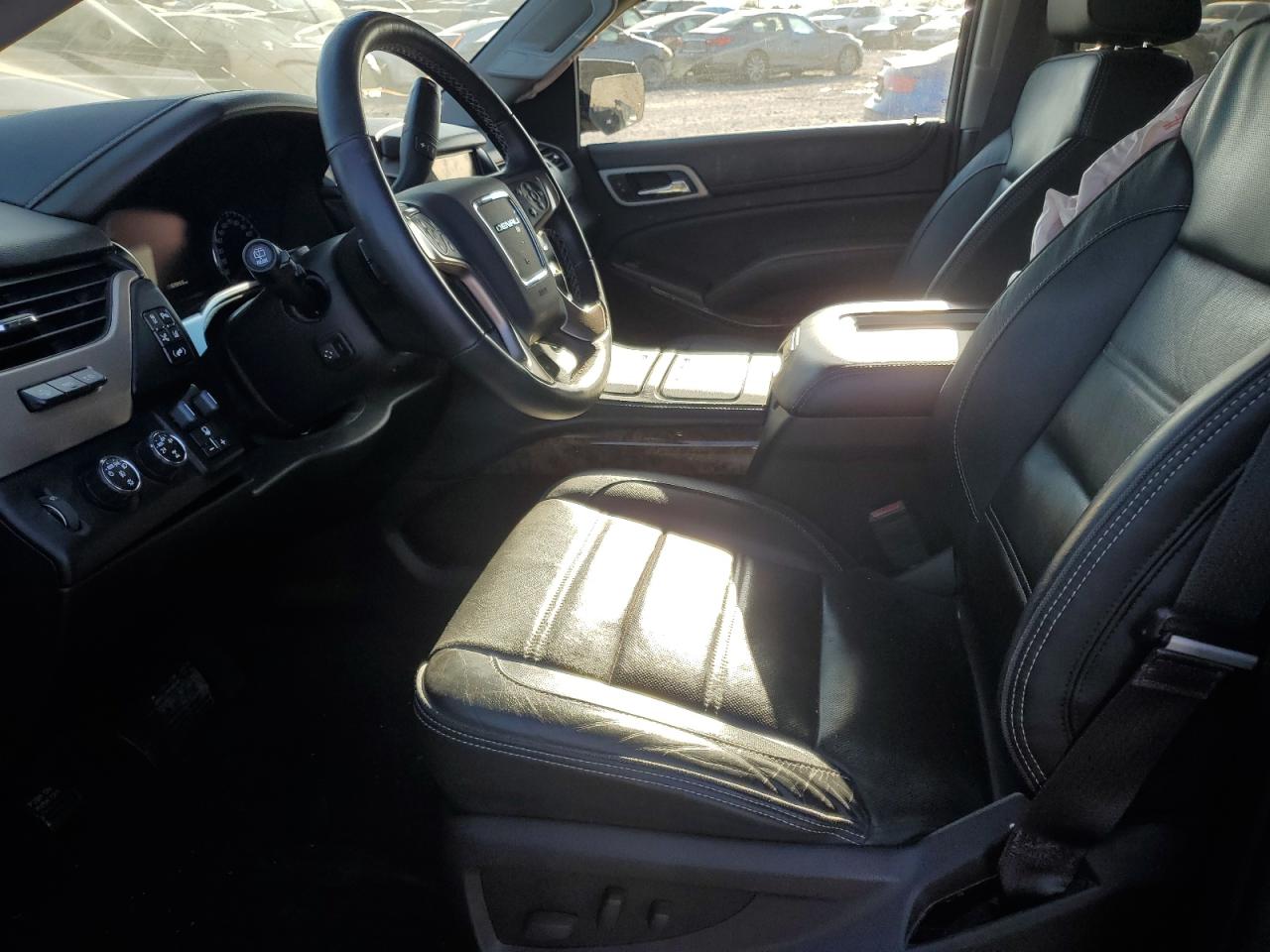2015 GMC Yukon - Image 7