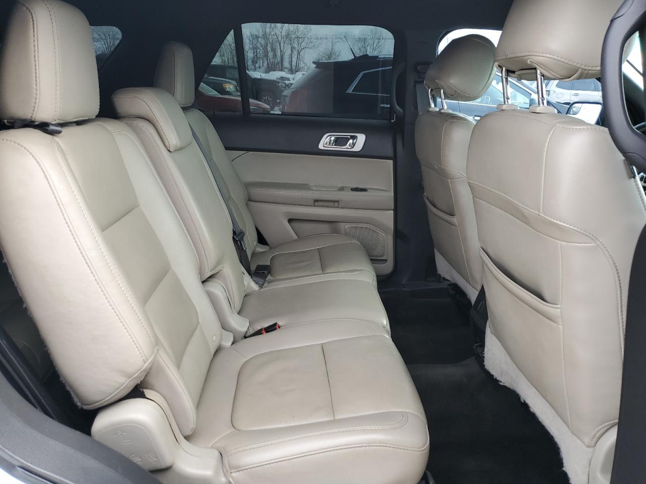 2015 Ford Explorer - Image 11
