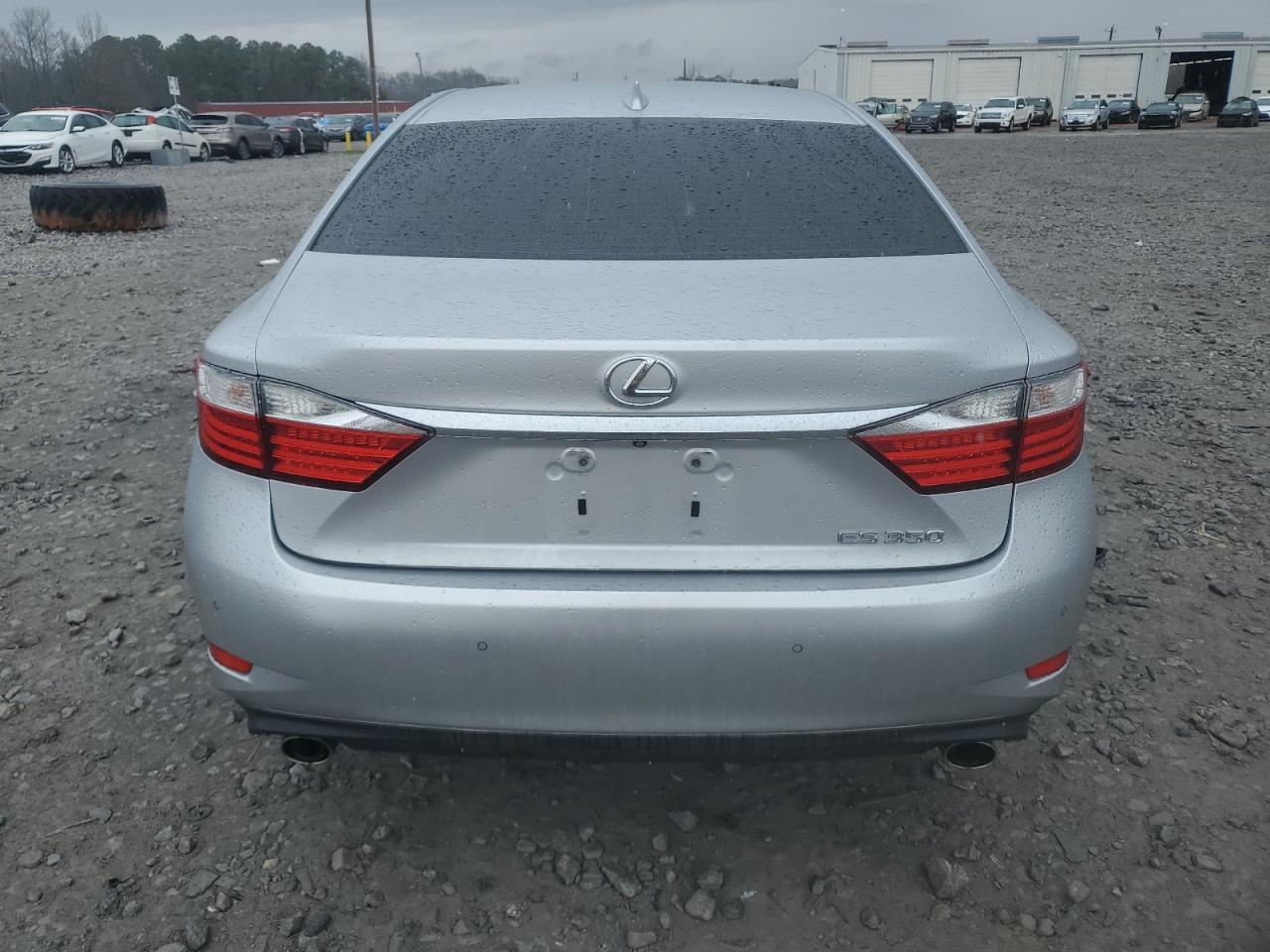 2015 Lexus ES - Image 6