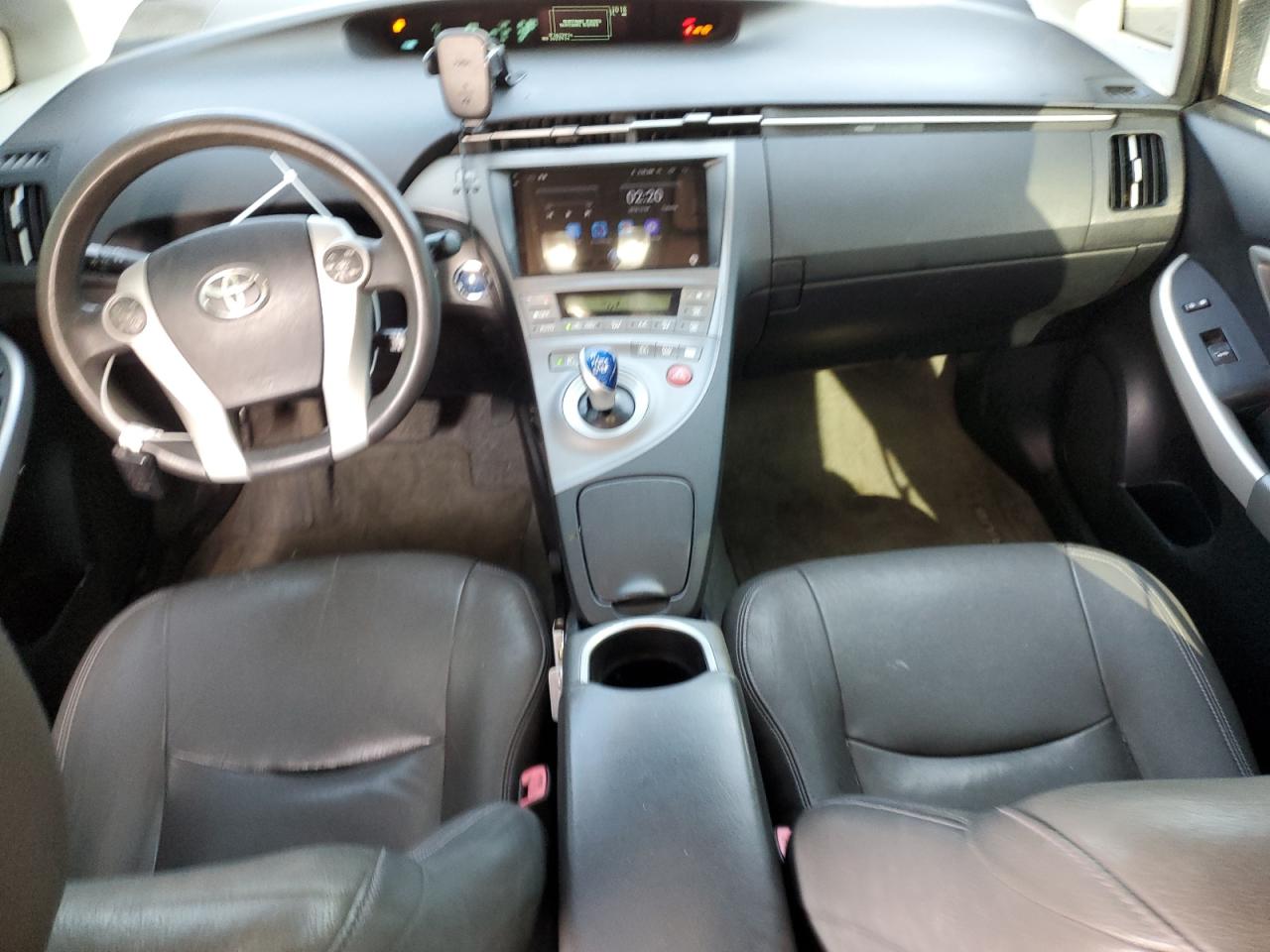 2013 Toyota Prius - Image 8
