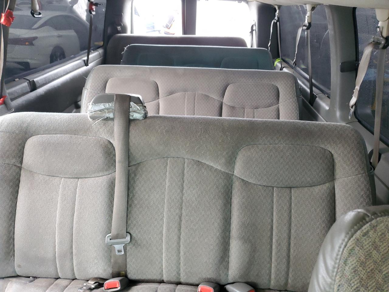 2005 Chevrolet Express G3500 VIN: 1GAHG39U4511C2692 Lot: 44312925