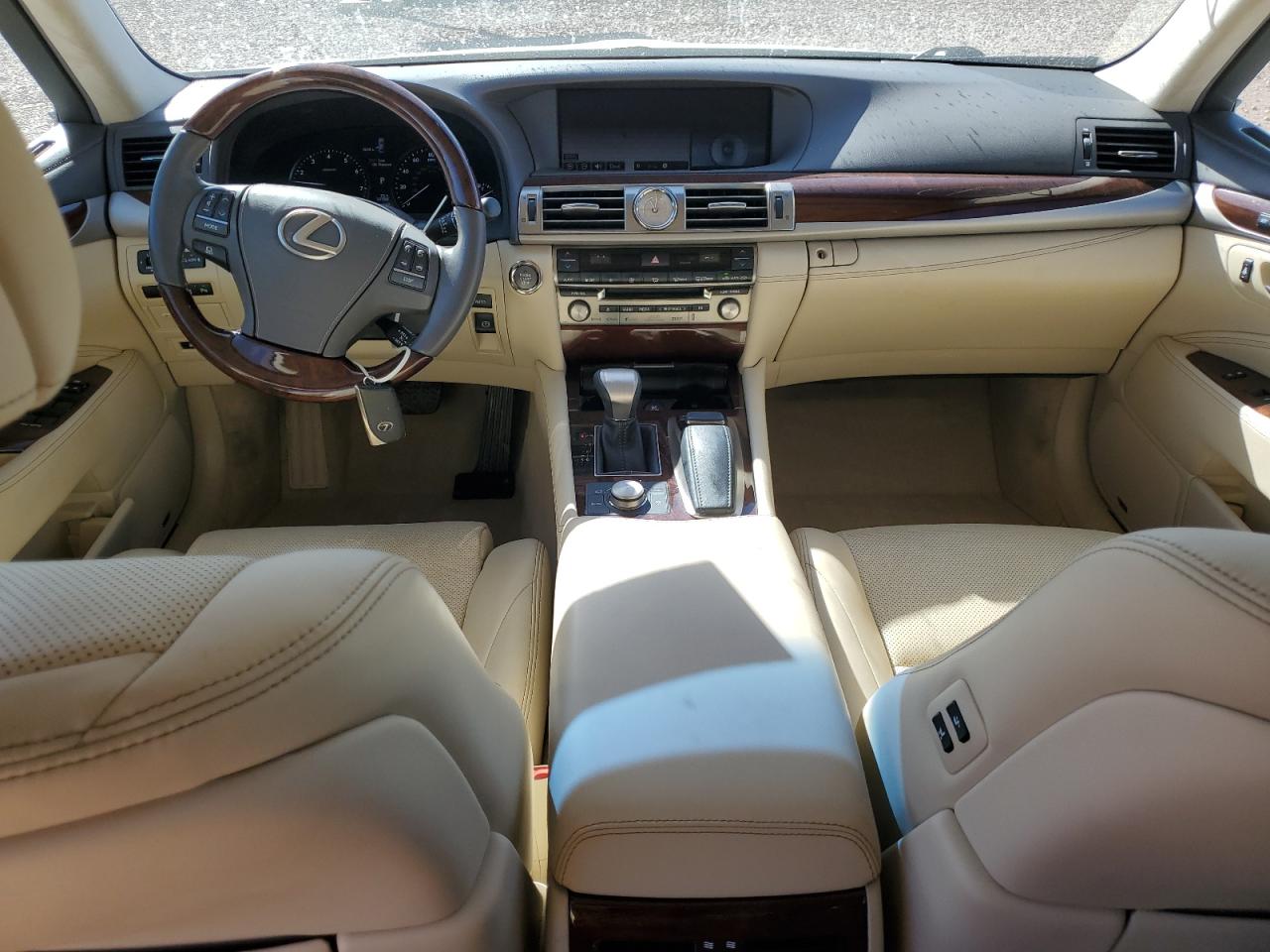 2015 Lexus LS - Image 8