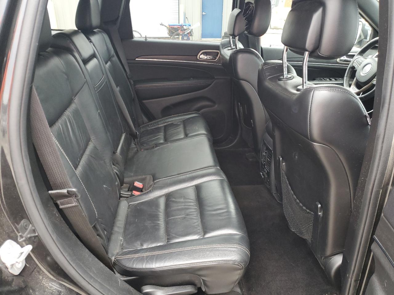 2015 Jeep Grand Cherokee - Image 10