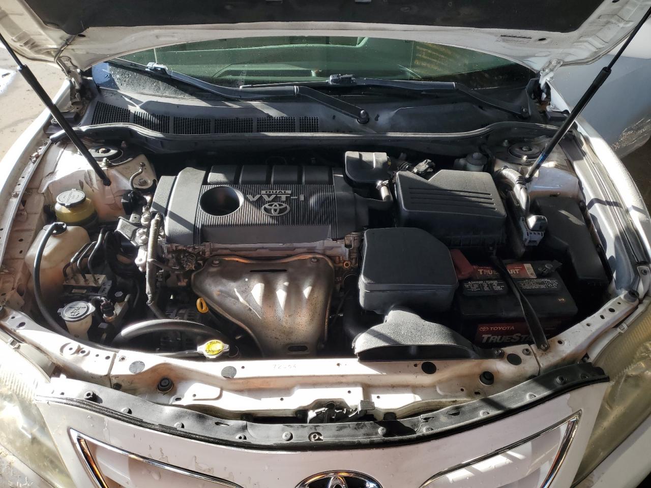 2010 Toyota Camry - Image 11