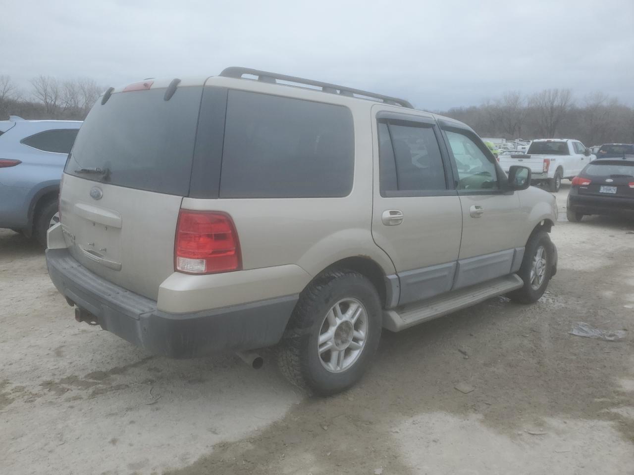 2005 Ford Expedition - Image 3