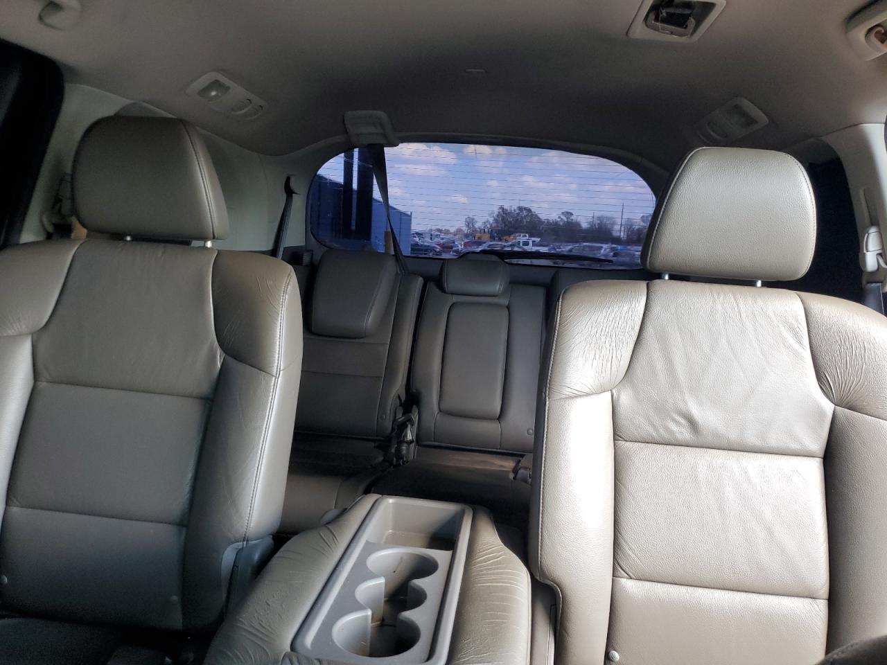 2011 Honda Odyssey - Image 10