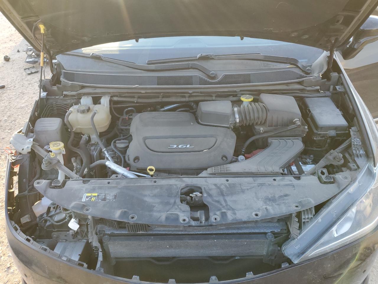 2017 Chrysler Pacifica - Image 12