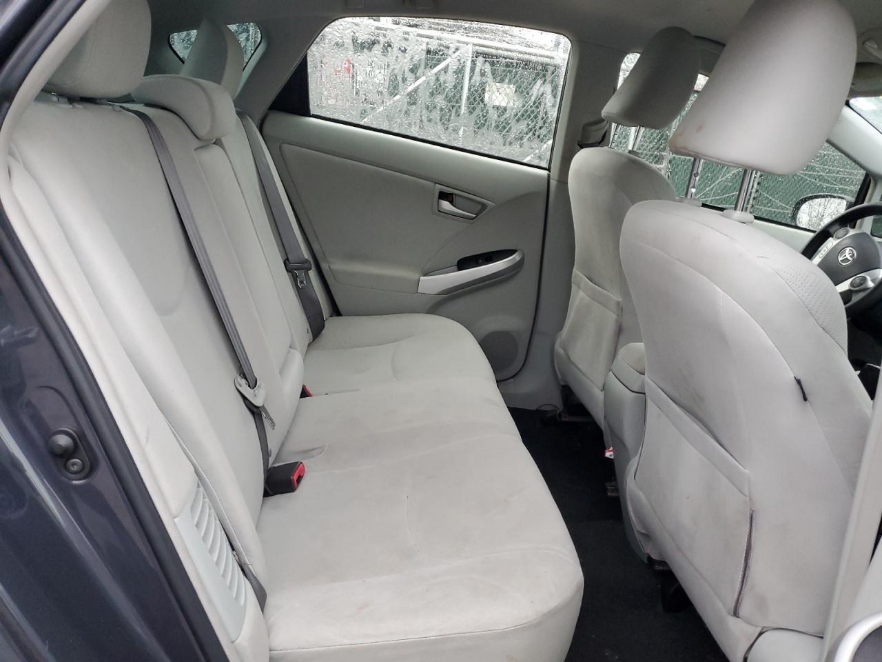 2012 Toyota Prius - Image 10