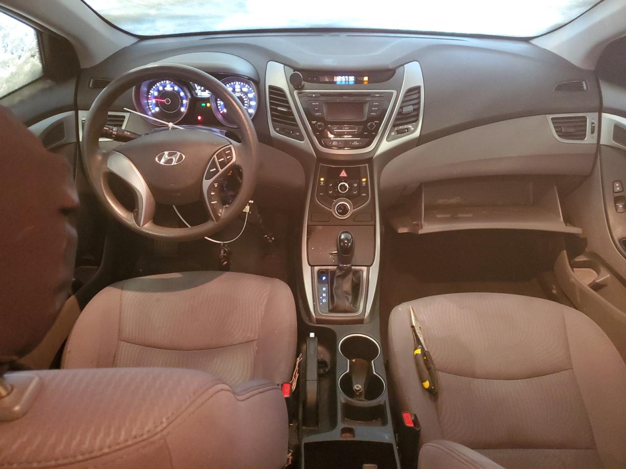 2015 Hyundai Elantra - Image 8