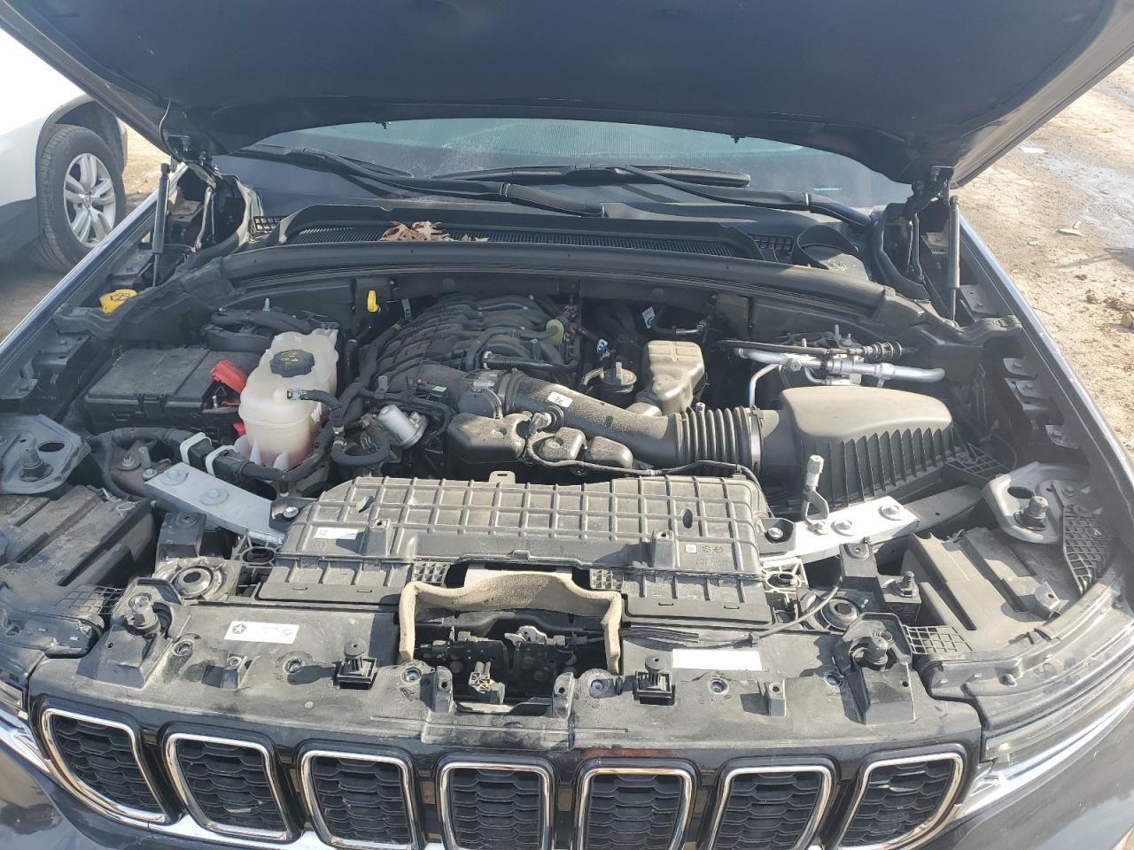 2021 Jeep Grand Cherokee - Image 12