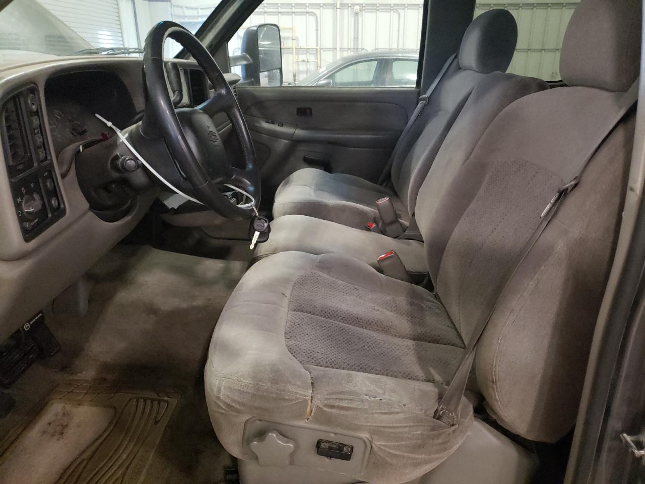 2000 Chevrolet Silverado - Image 7