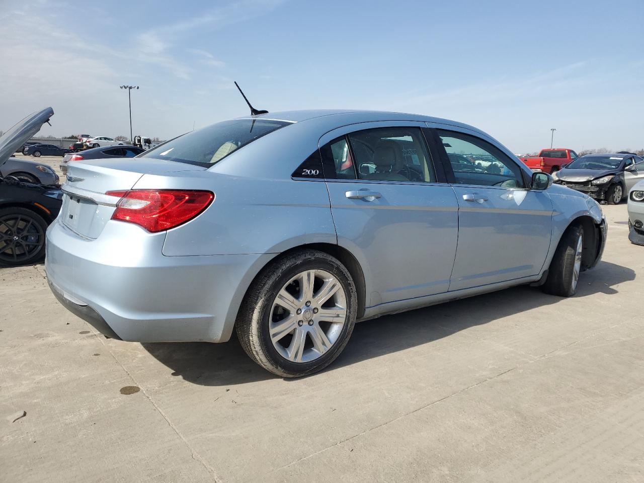 2013 Chrysler 200 - Image 3