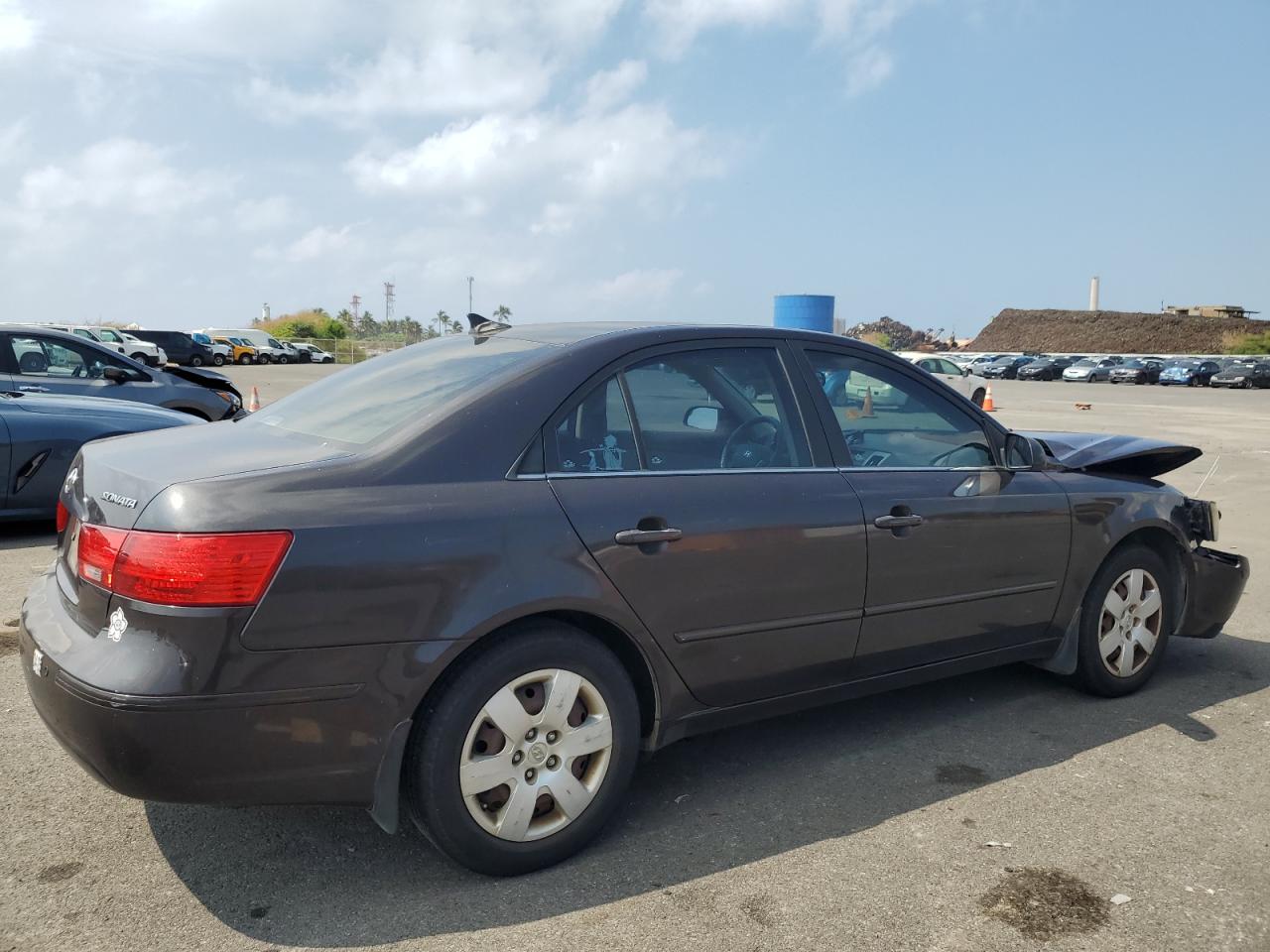 2010 Hyundai Sonata - Image 3