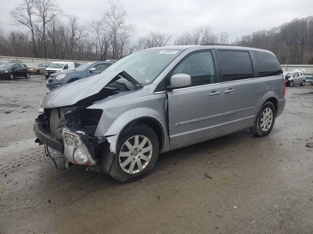 2015 Chrysler Town & Country - Image 1
