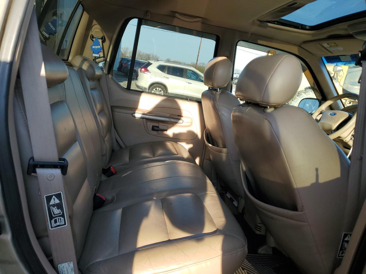2001 Ford Explorer - Image 10