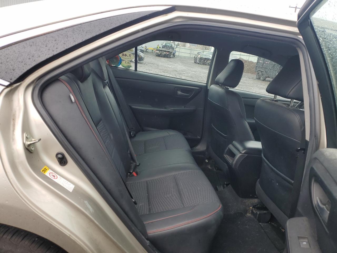 2015 Toyota Camry - Image 10