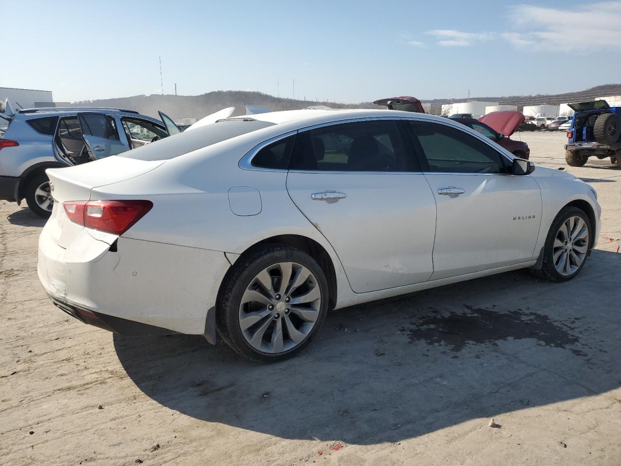 2018 Chevrolet Malibu - Image 3