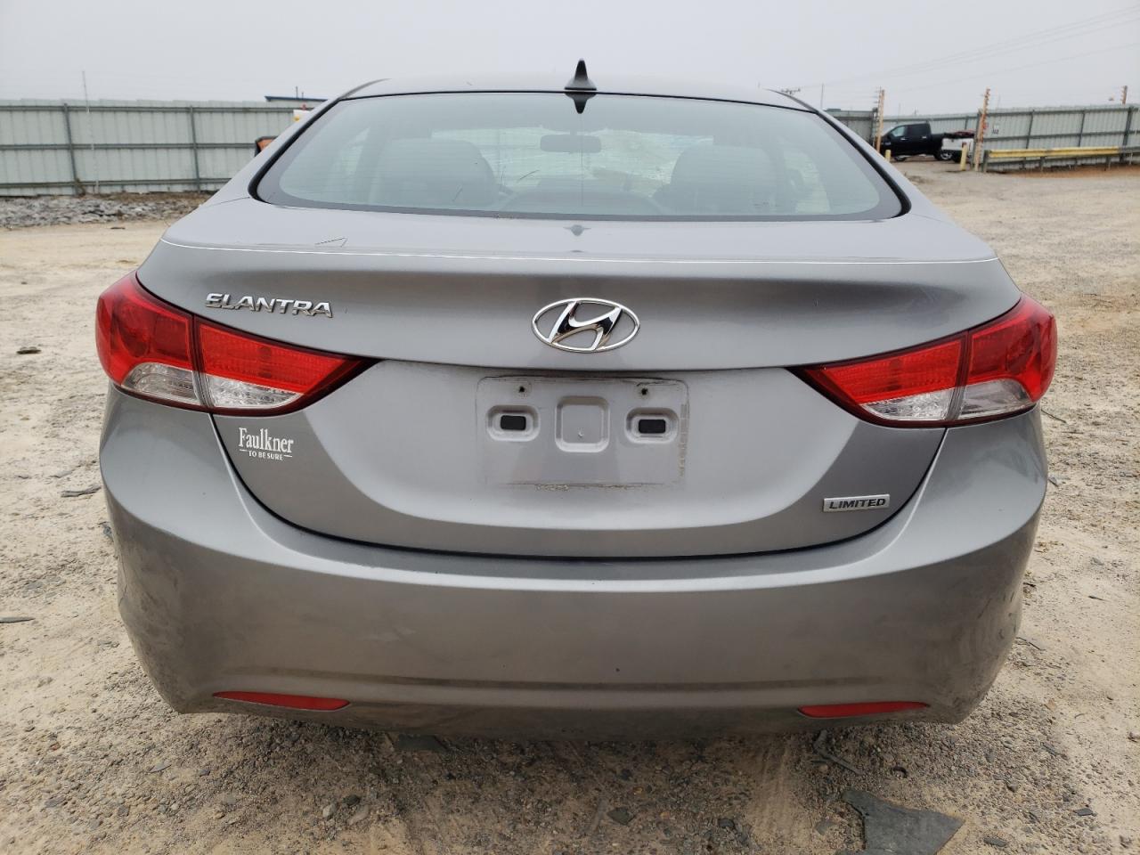 2012 Hyundai Elantra - Image 6