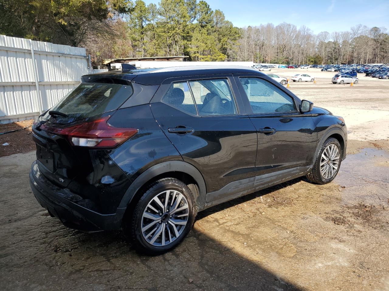 2022 Nissan Kicks - Image 3