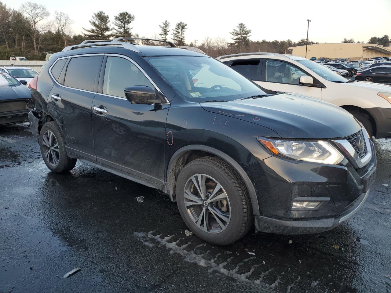 2019 Nissan Rogue - Image 4