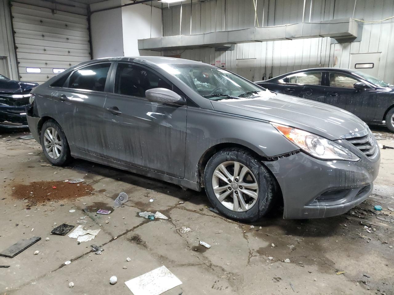 2011 Hyundai Sonata - Image 4