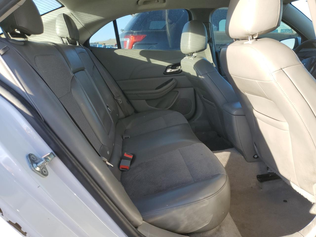 2015 Chevrolet Malibu - Image 10