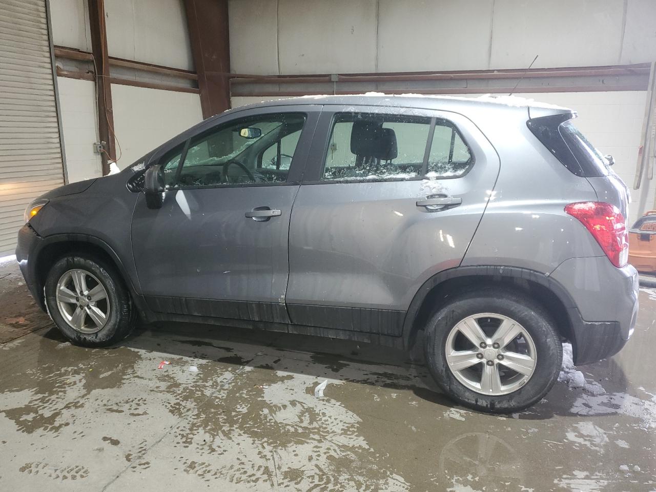 2020 Chevrolet Trax - Image 2