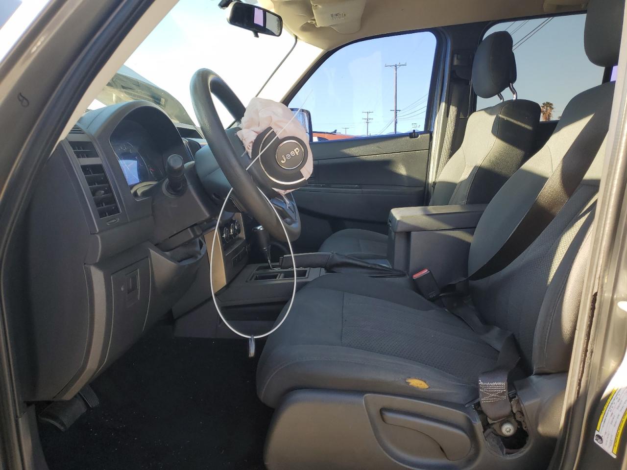 2012 Jeep Liberty (North America) - Image 7