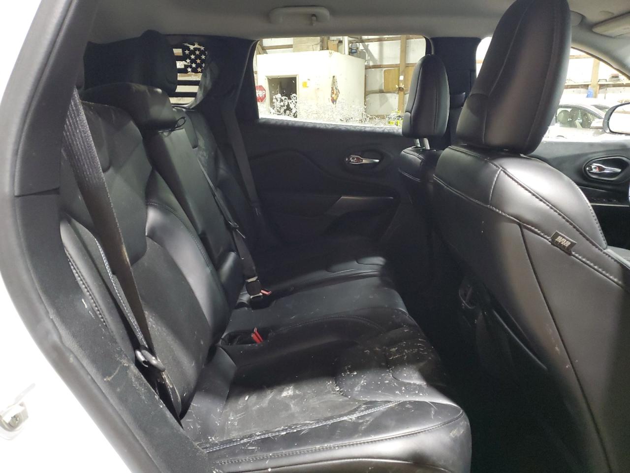 2020 Jeep Grand Cherokee - Image 11