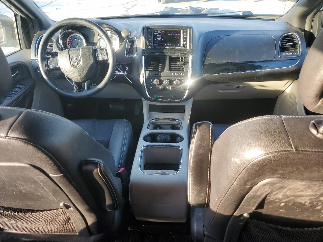 2019 Dodge Caravan - Image 8