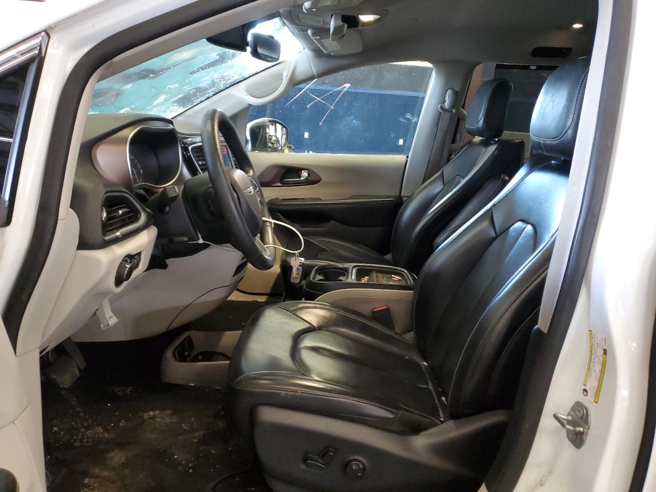 2020 Chrysler Voyager - Image 7