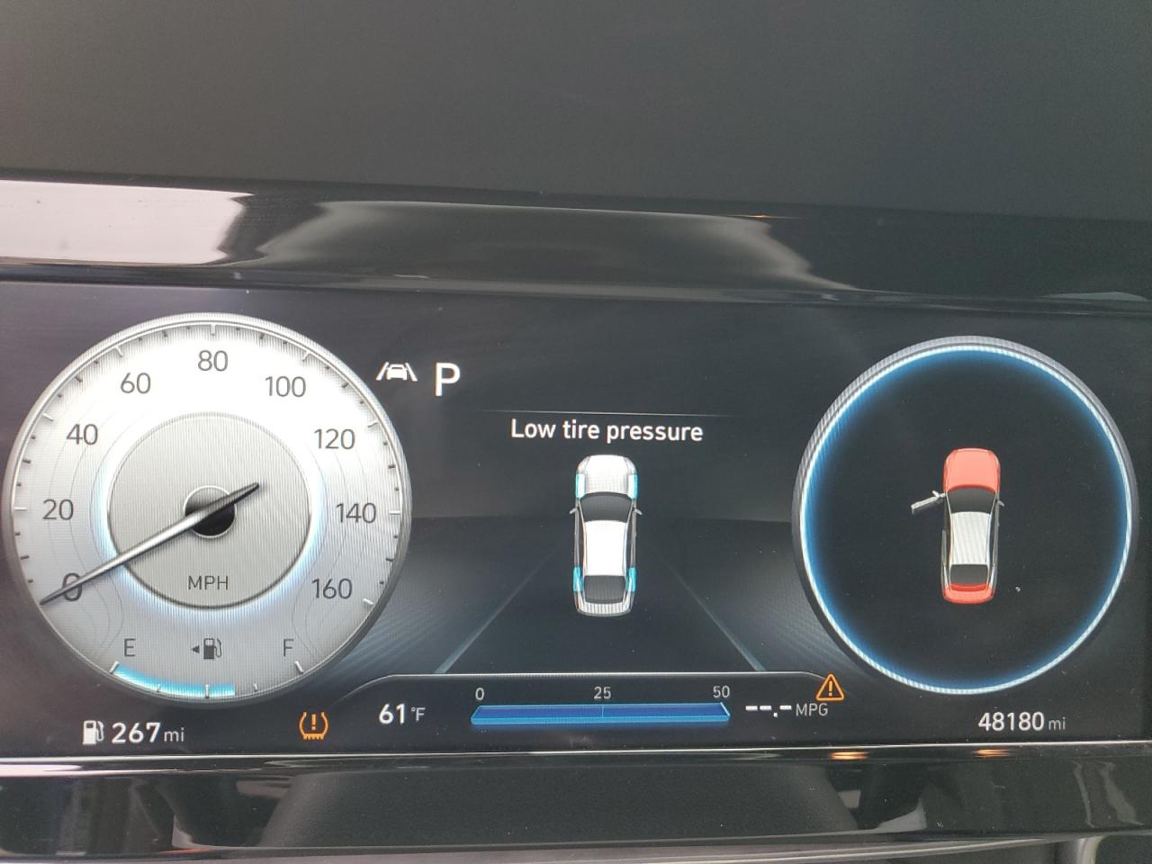 2022 Hyundai Elantra - Image 9