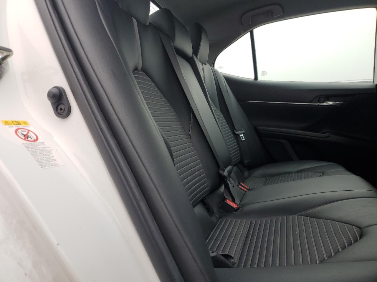 2019 Toyota Camry - Image 10