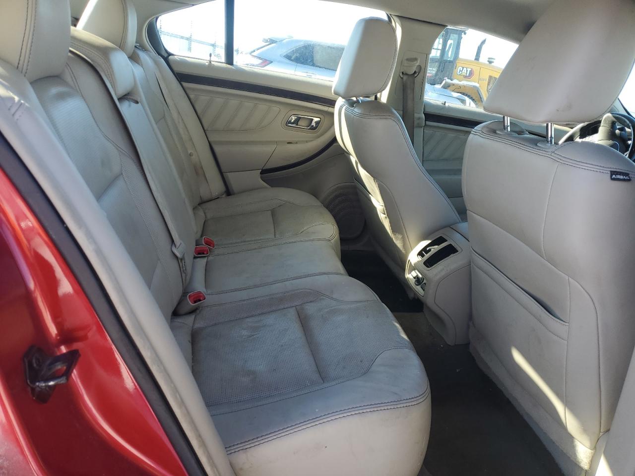 2011 Ford Taurus - Image 10