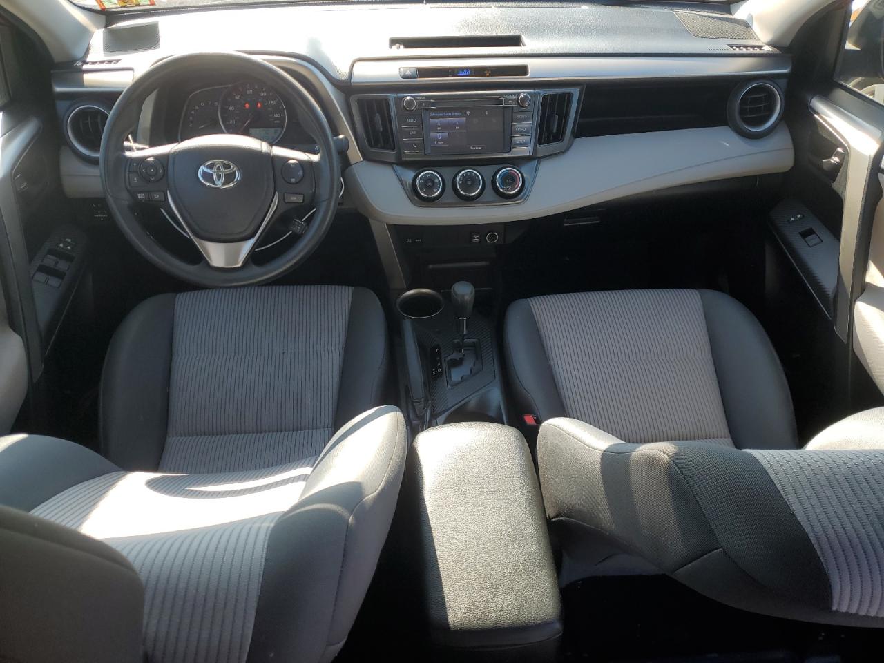 2015 Toyota RAV 4 - Image 8