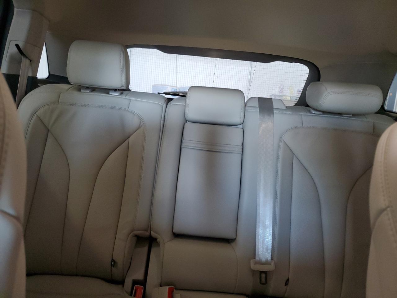 2017 Lincoln MKX - Image 10