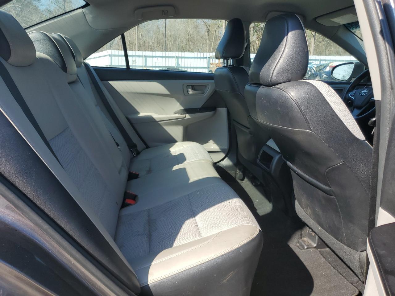 2016 Toyota Camry - Image 10