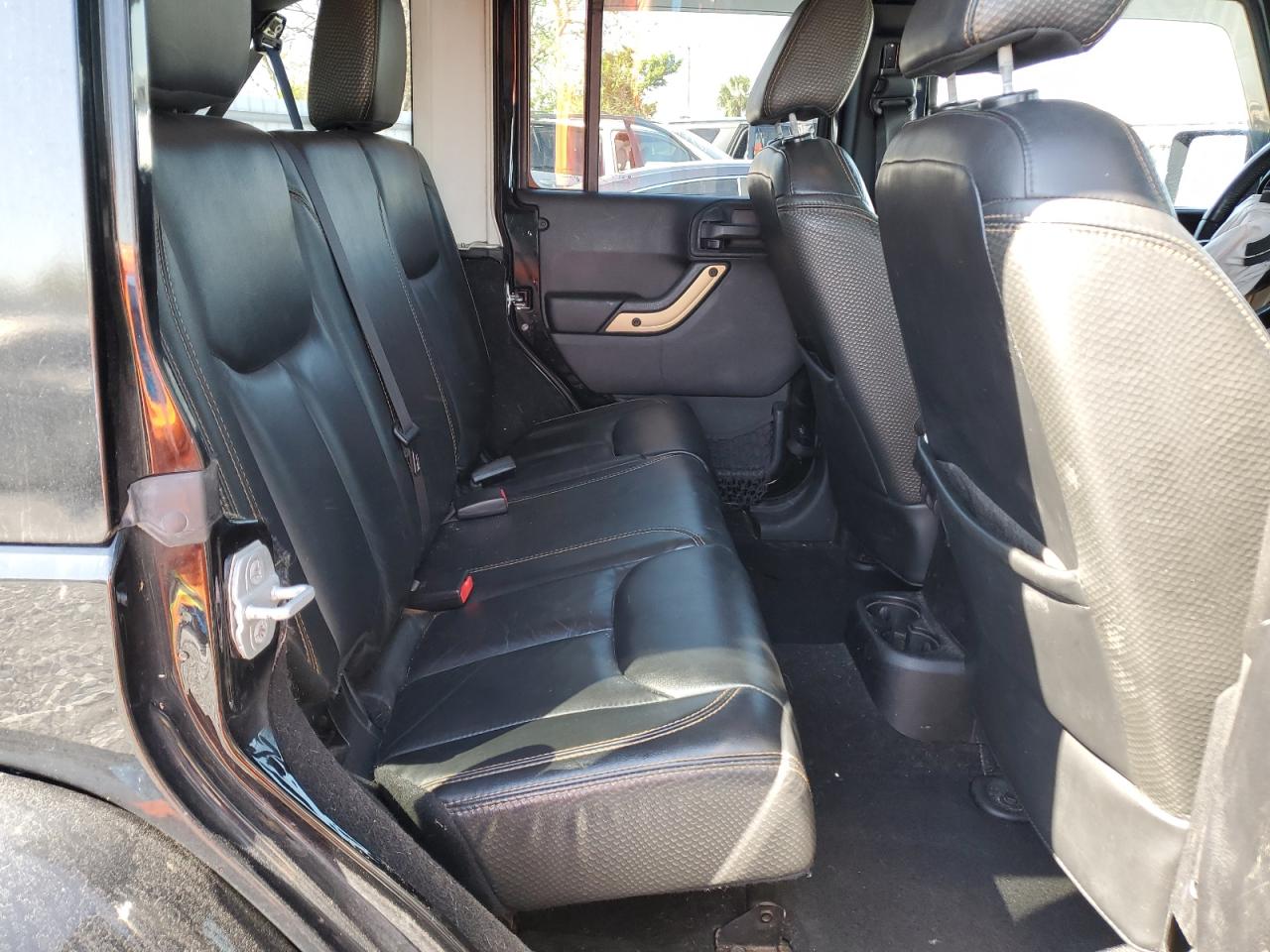 2014 Jeep Wrangler - Image 11