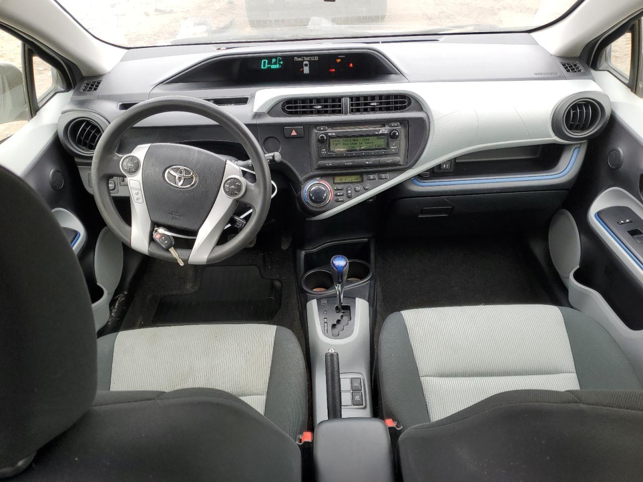 2012 Toyota Prius - Image 8