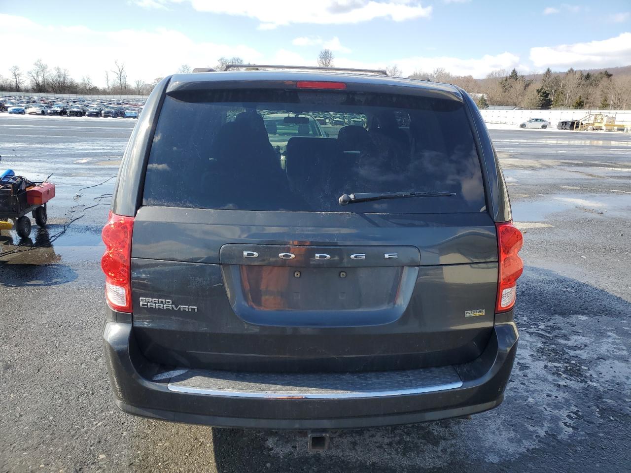 2012 Dodge Caravan - Image 6