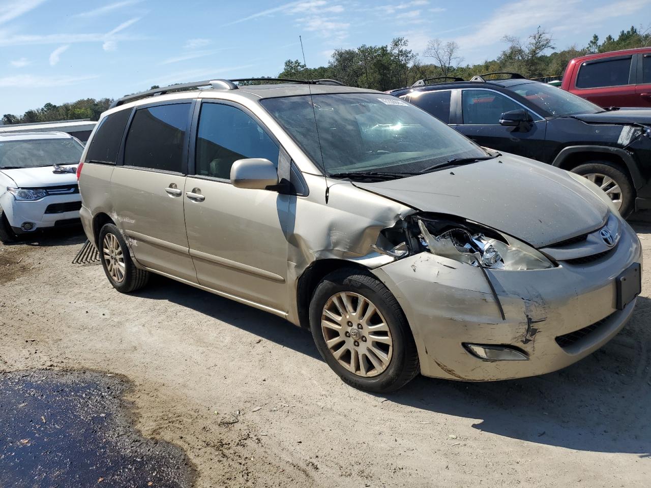 2010 Toyota Sienna - Image 4