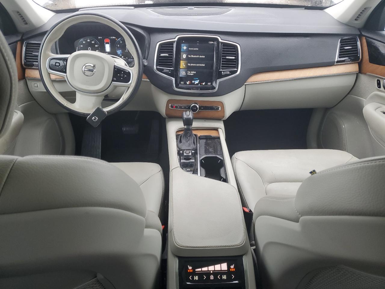 2022 Volvo XC90 - Image 8