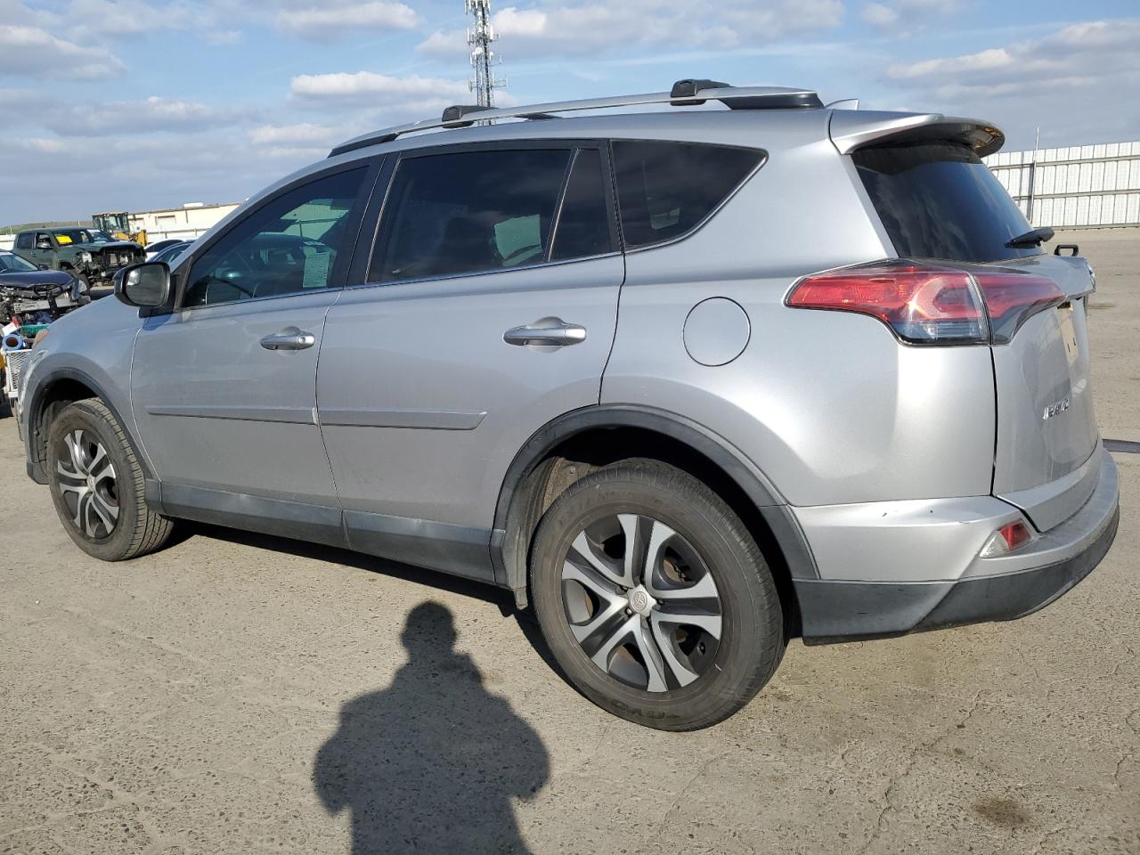 2016 Toyota RAV 4 - Image 2