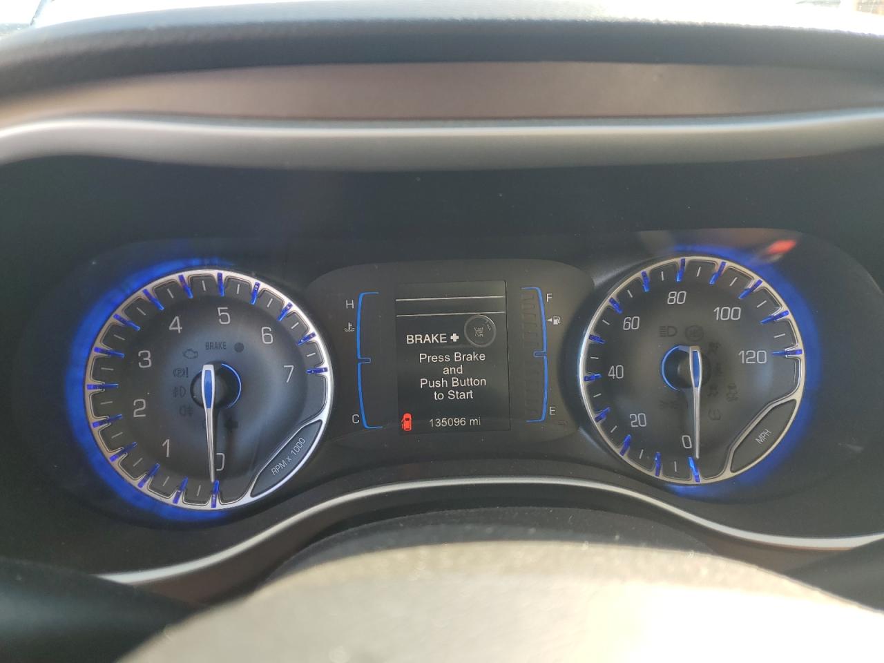 2017 Chrysler Pacifica - Image 9