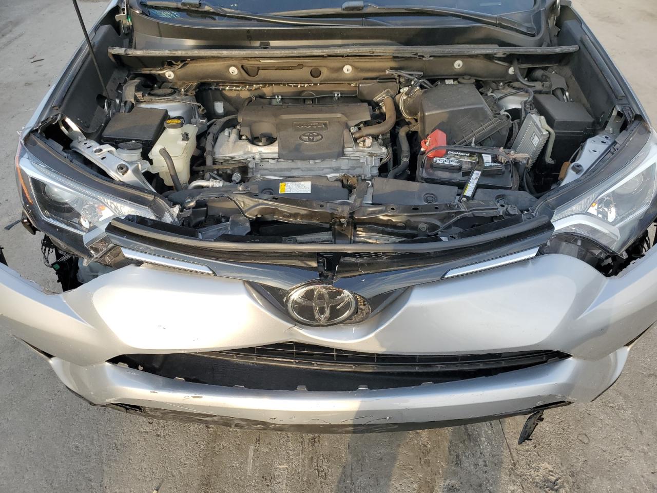 2018 Toyota RAV 4 - Image 12