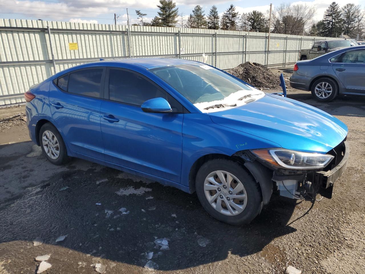 2017 Hyundai Elantra - Image 4