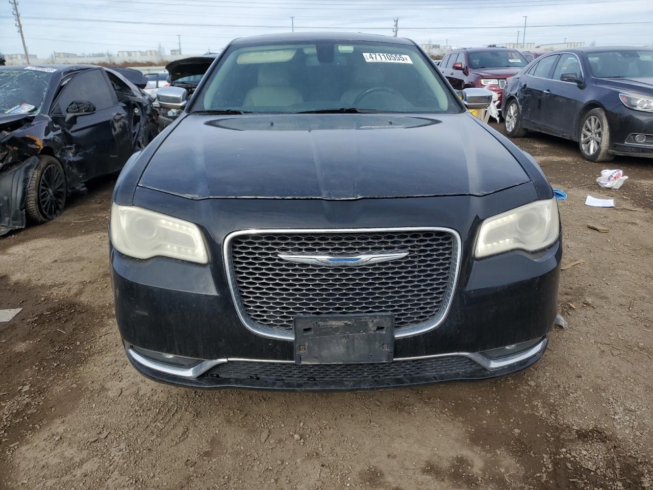 2017 Chrysler 300 - Image 5
